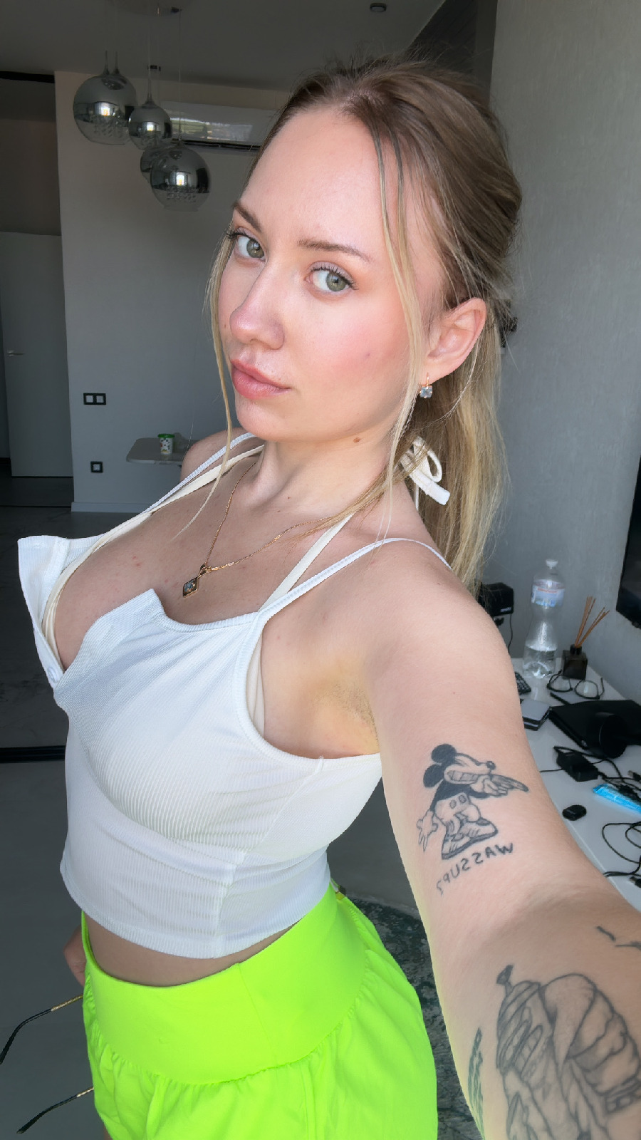 KateV in her underwear in Zhongshan