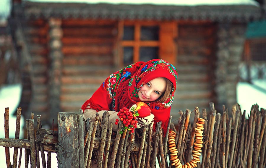 Sexy girl Women in Slavic costumes in Zhongshan