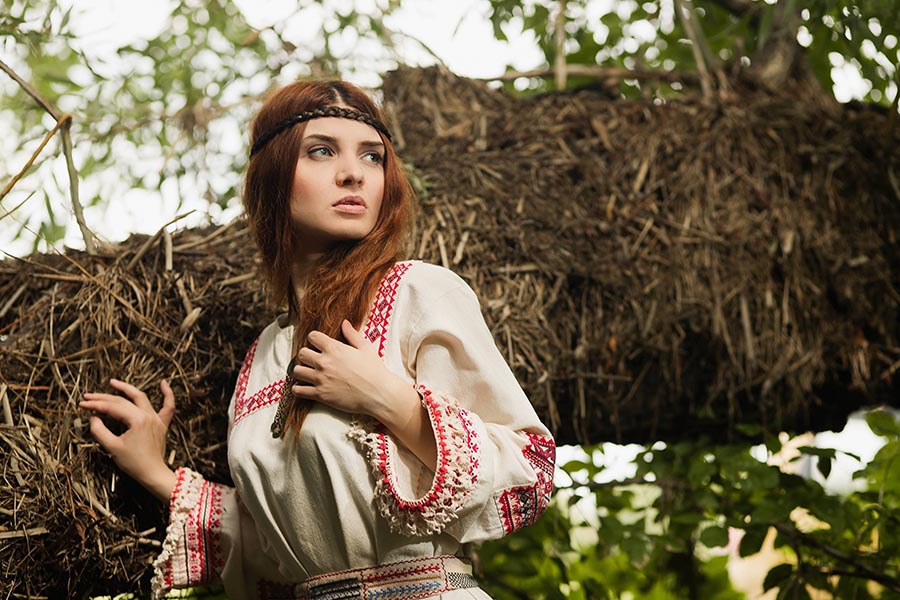 Women in Slavic costumes in Zhongshan