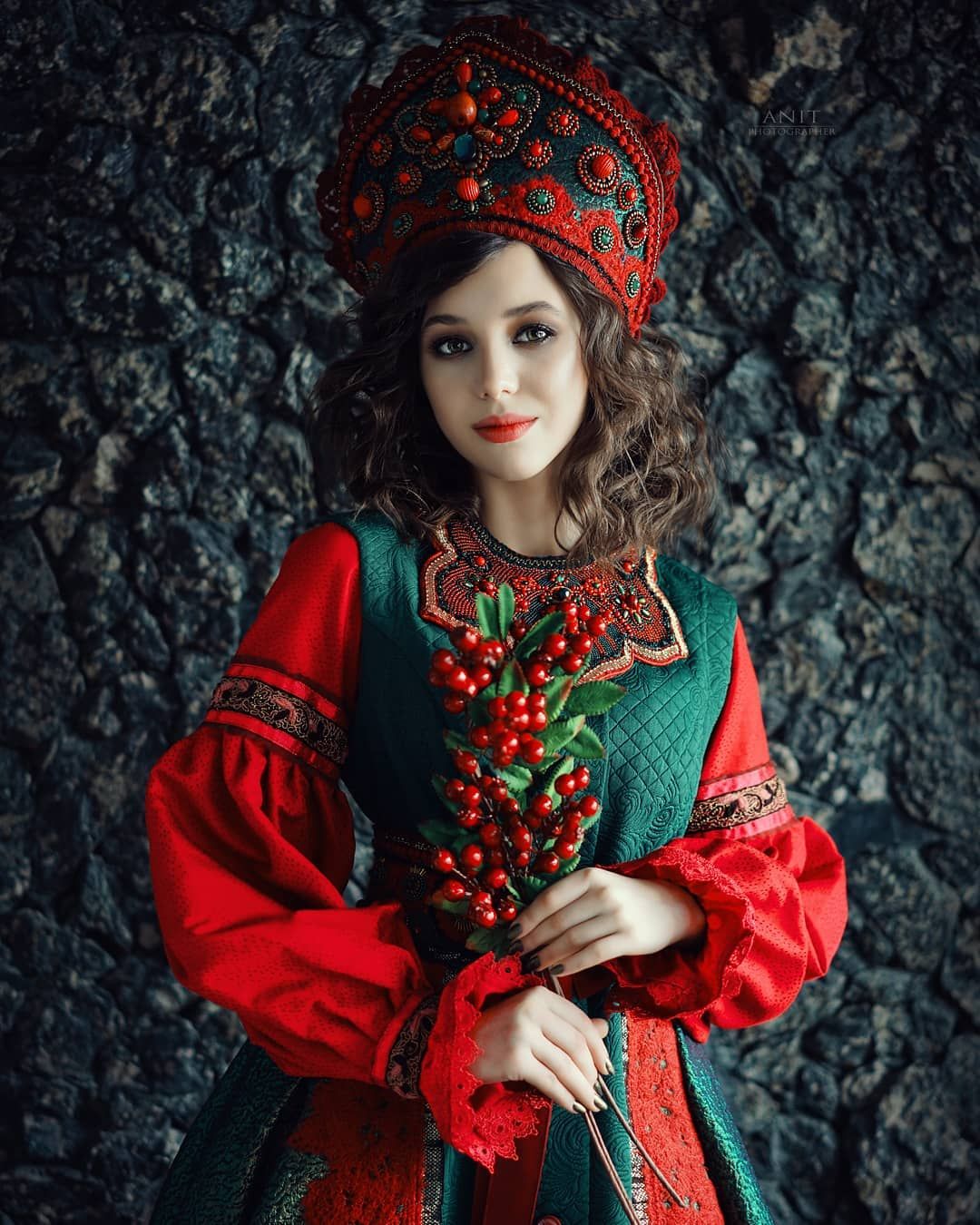 Nude girl Women in Slavic costumes in Zhongshan